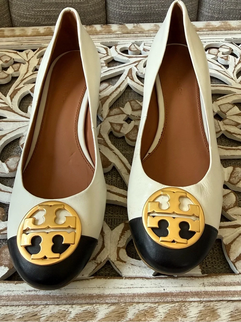 Tory Burch Women's Logo Cap-Toe Block Heels Shoes 6